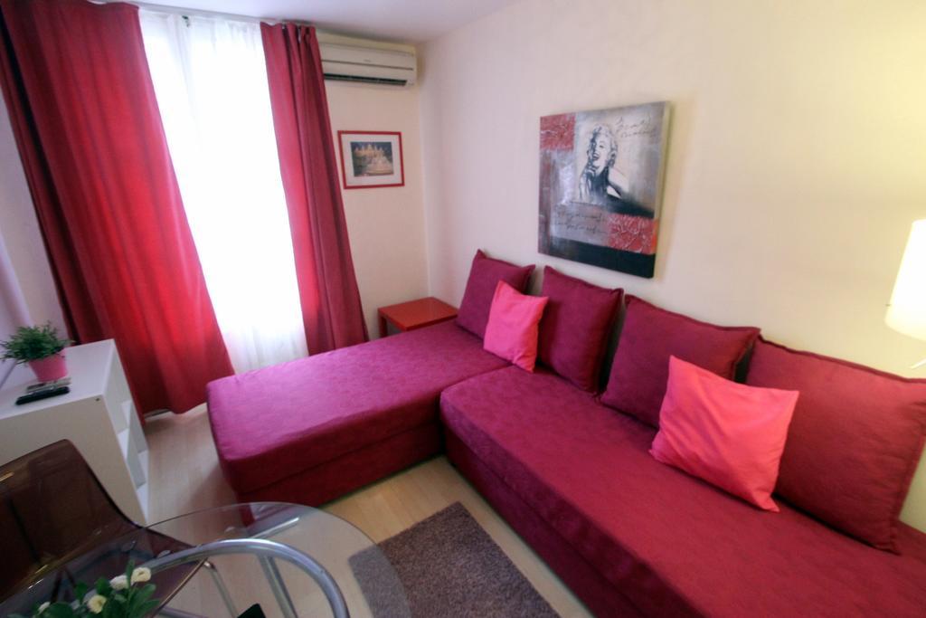 Stopbarcelona Universidad Apartments Chambre photo