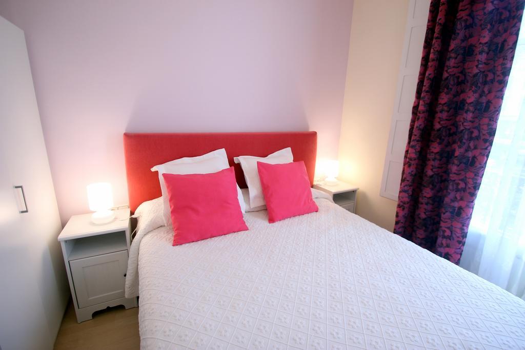 Stopbarcelona Universidad Apartments Chambre photo