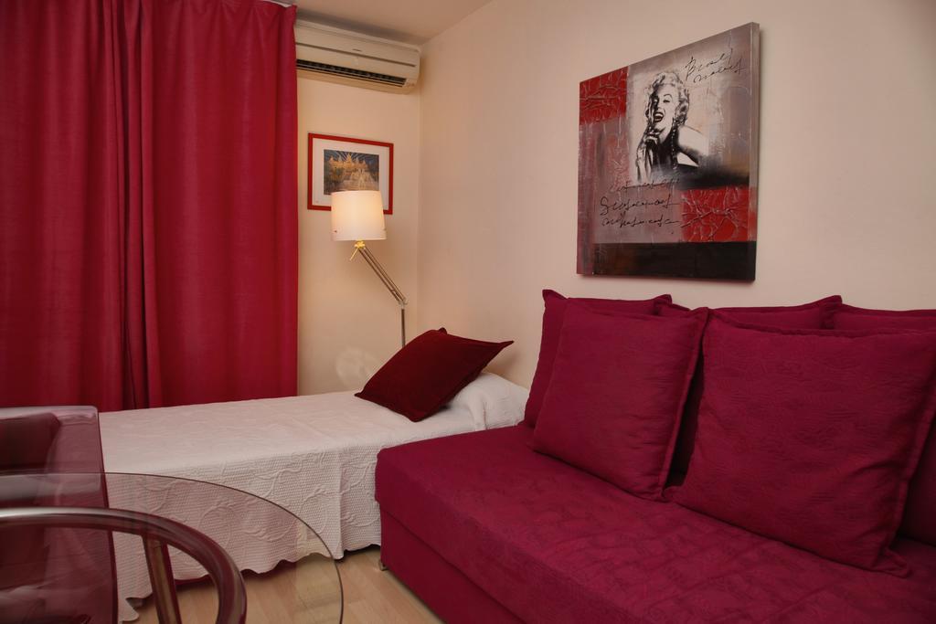 Stopbarcelona Universidad Apartments Extérieur photo