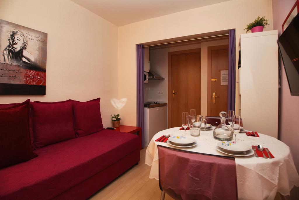 Stopbarcelona Universidad Apartments Extérieur photo