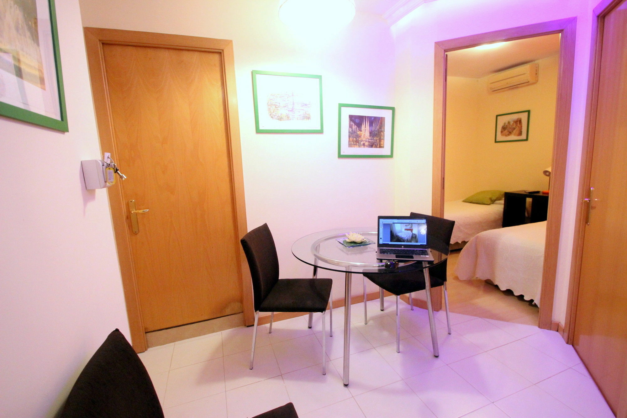 Stopbarcelona Universidad Apartments Extérieur photo