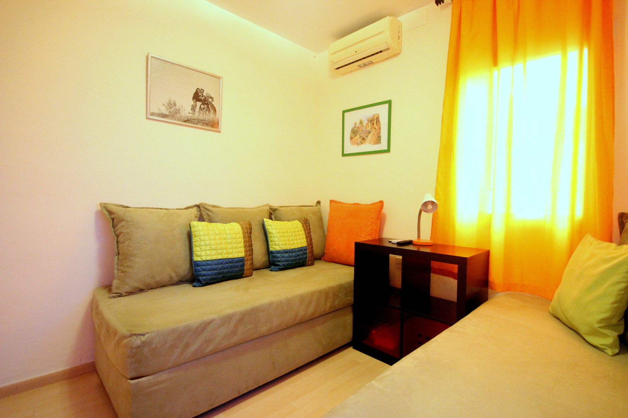Stopbarcelona Universidad Apartments Extérieur photo